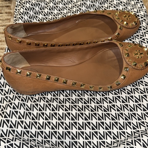 Tory Burch Dale Studded Ballerina Flat Royal Tan 7.5 - Picture 4 of 9